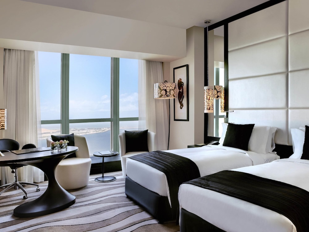 Sofitel Abu Dhabi Corniche 18