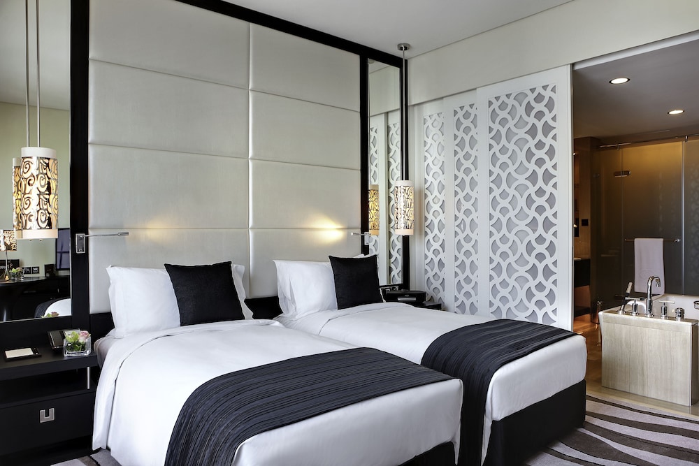 Sofitel Abu Dhabi Corniche 6