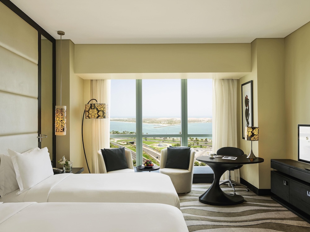 Sofitel Abu Dhabi Corniche 16