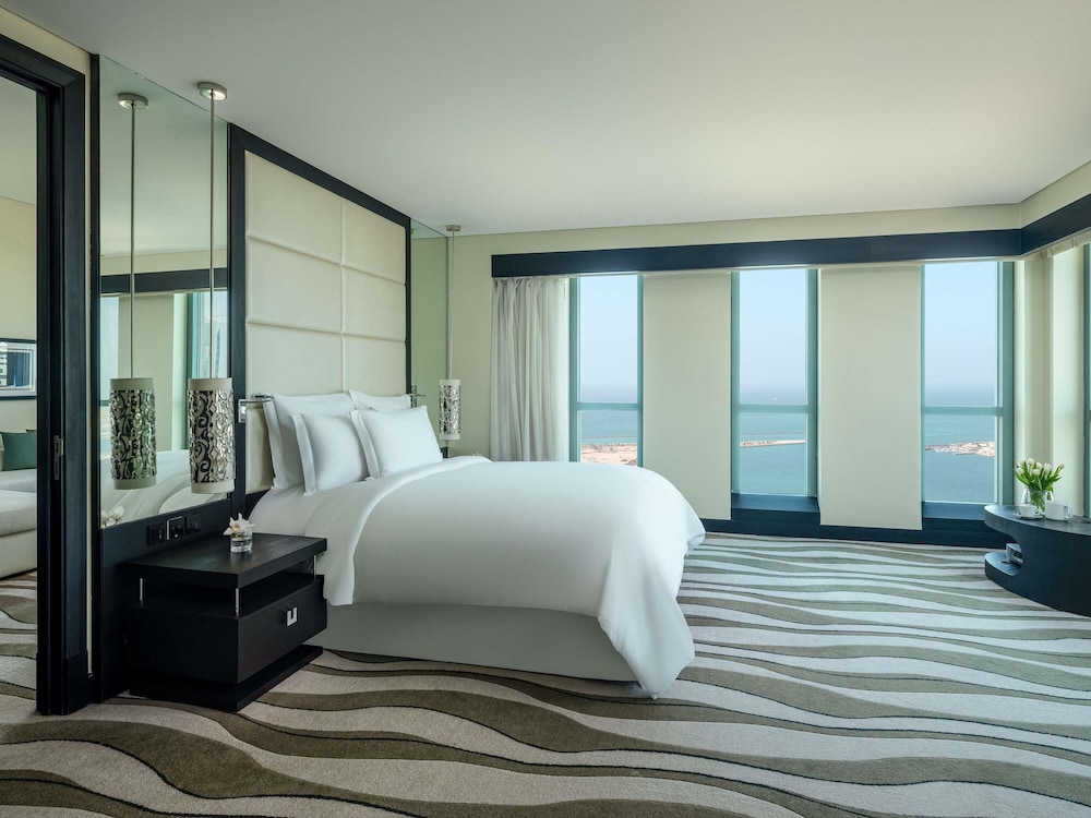 Sofitel Abu Dhabi Corniche 14