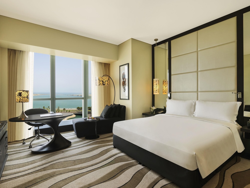 Sofitel Abu Dhabi Corniche 19