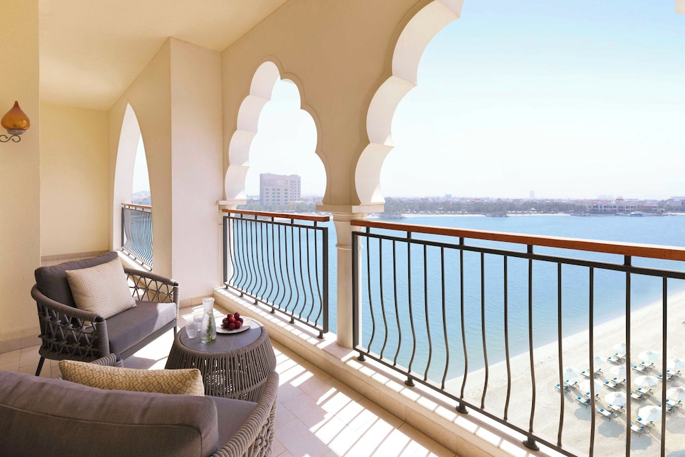 The Ritz-Carlton Abu Dhabi Grand Canal 16