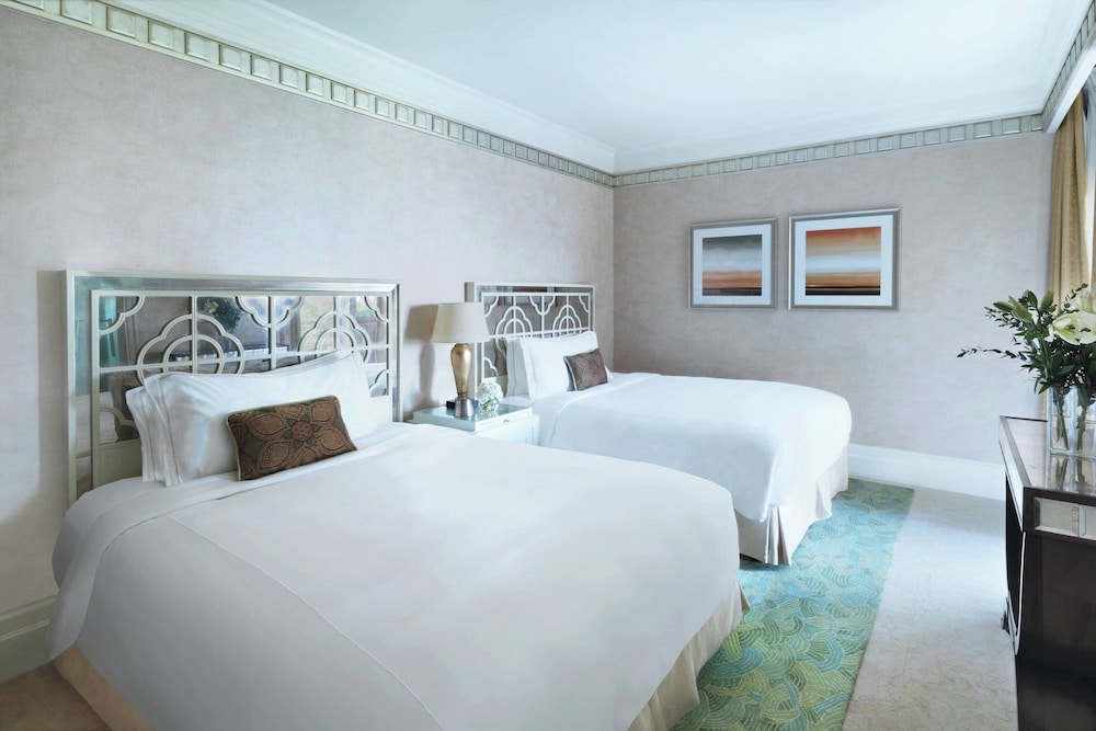 The Ritz-Carlton Abu Dhabi Grand Canal 14