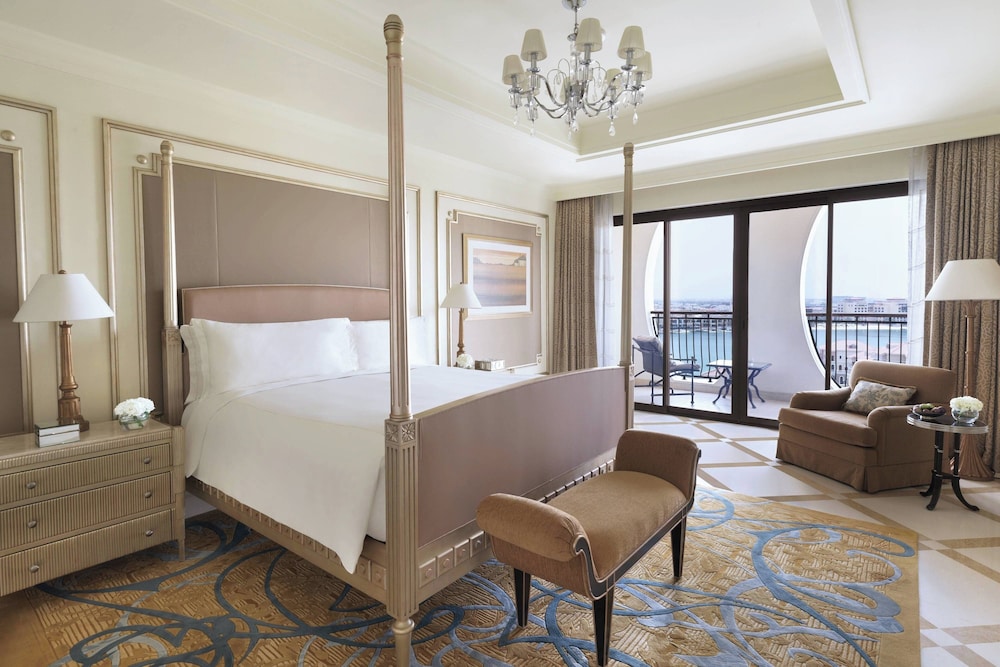 The Ritz-Carlton Abu Dhabi Grand Canal 10