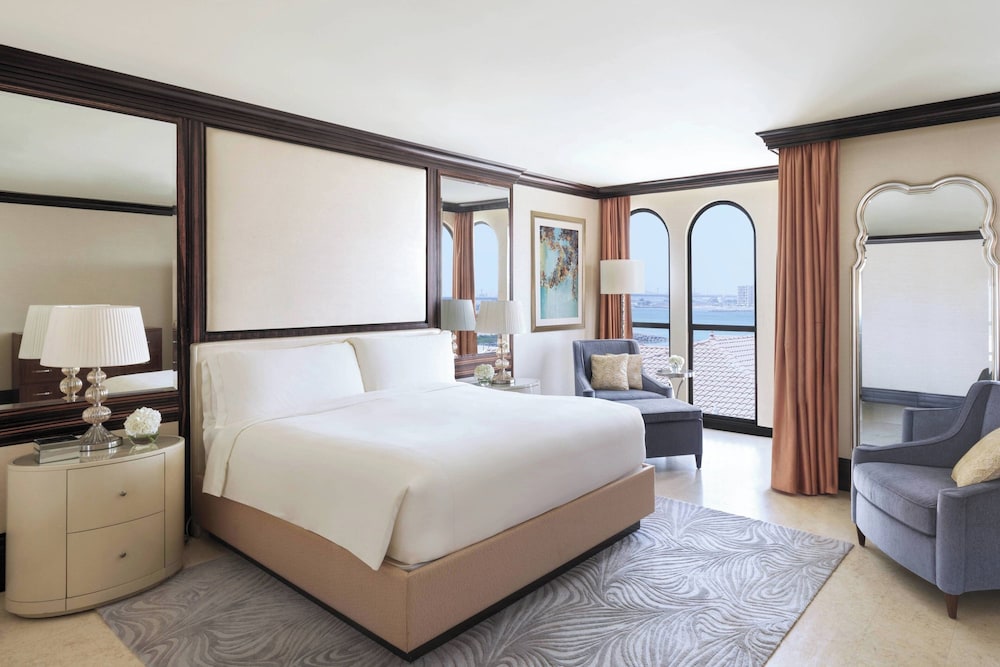 The Ritz-Carlton Abu Dhabi Grand Canal 24