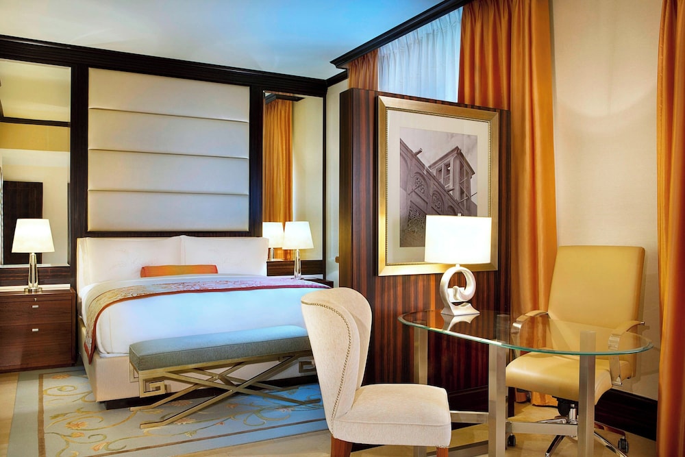 The Ritz-Carlton Abu Dhabi Grand Canal 13