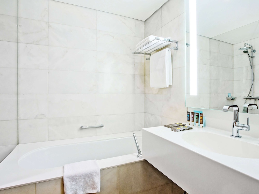 Novotel Abu Dhabi Al Bustan 13
