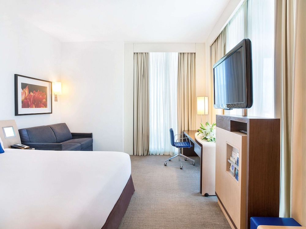 Novotel Abu Dhabi Al Bustan 11