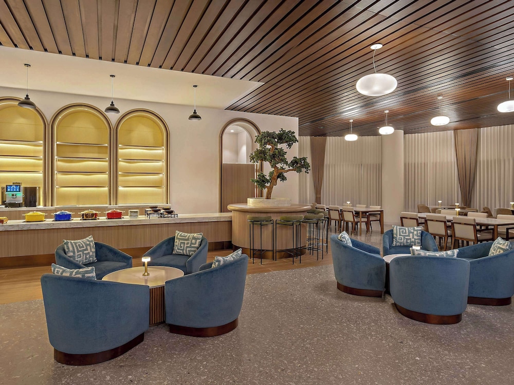 Novotel Abu Dhabi Al Bustan 18