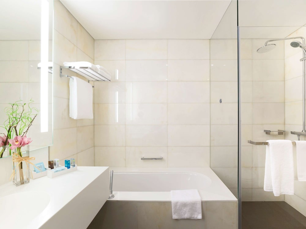 Novotel Abu Dhabi Al Bustan 12