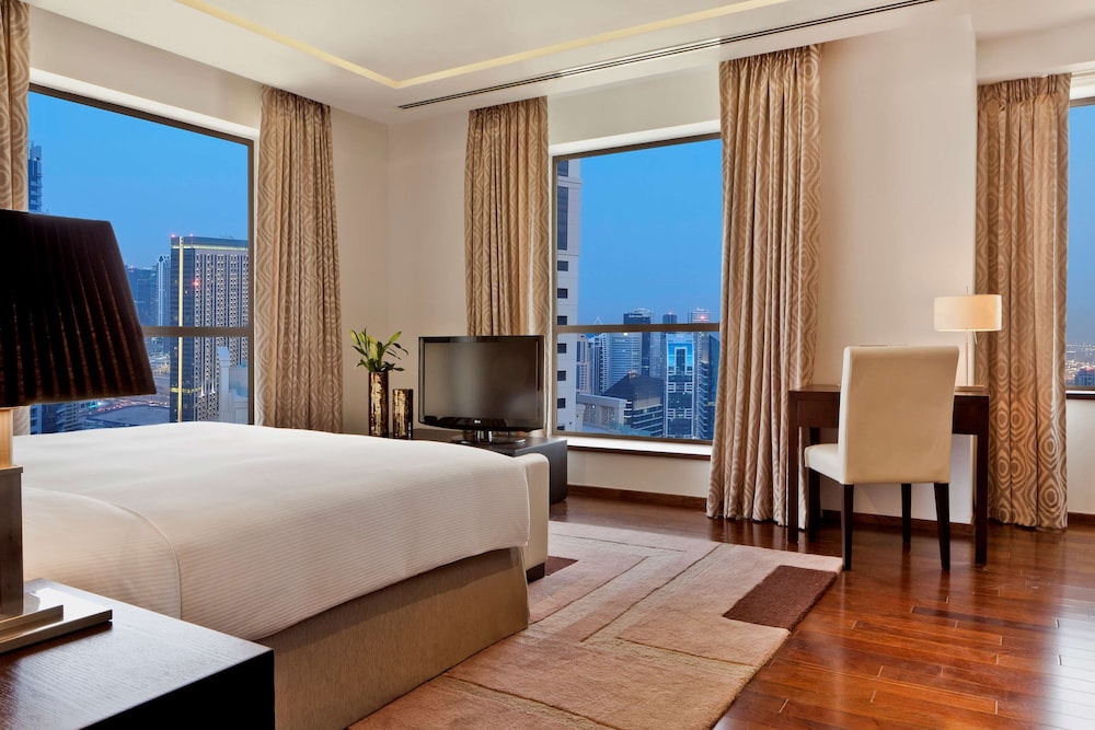 Hilton Dubai The Walk 24