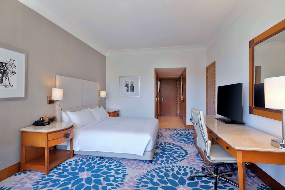 Hilton Dubai Jumeirah 10