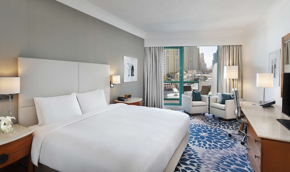 Hilton Dubai Jumeirah 11