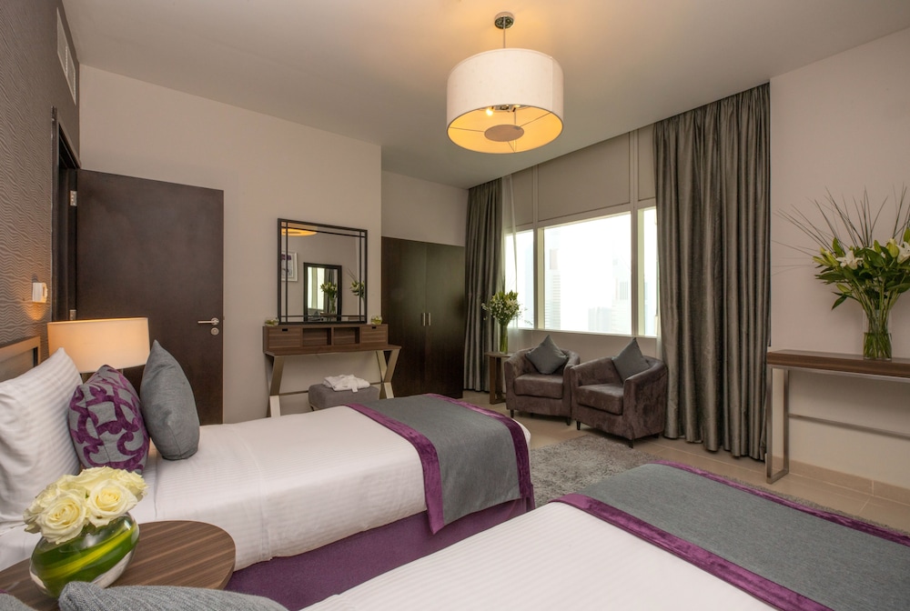 Nassima Tower Hotel Apartments 13