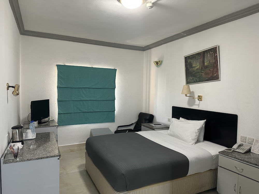 Astoria Hotel 7