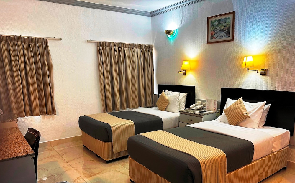 Astoria Hotel 12