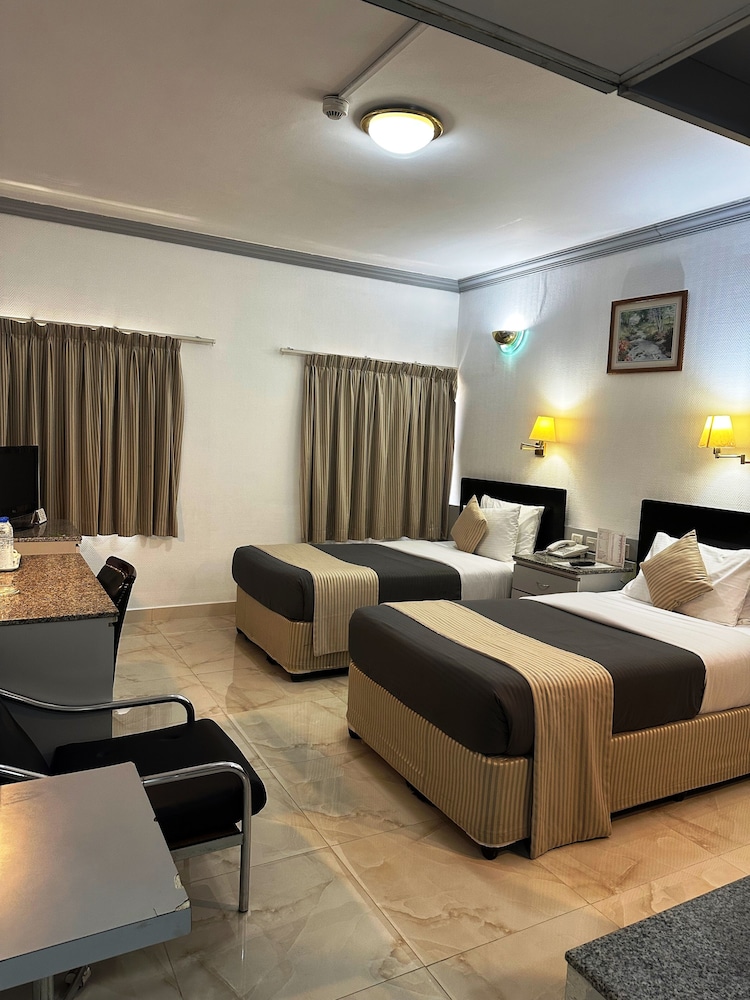 Astoria Hotel 11