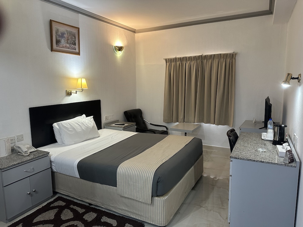 Astoria Hotel 10
