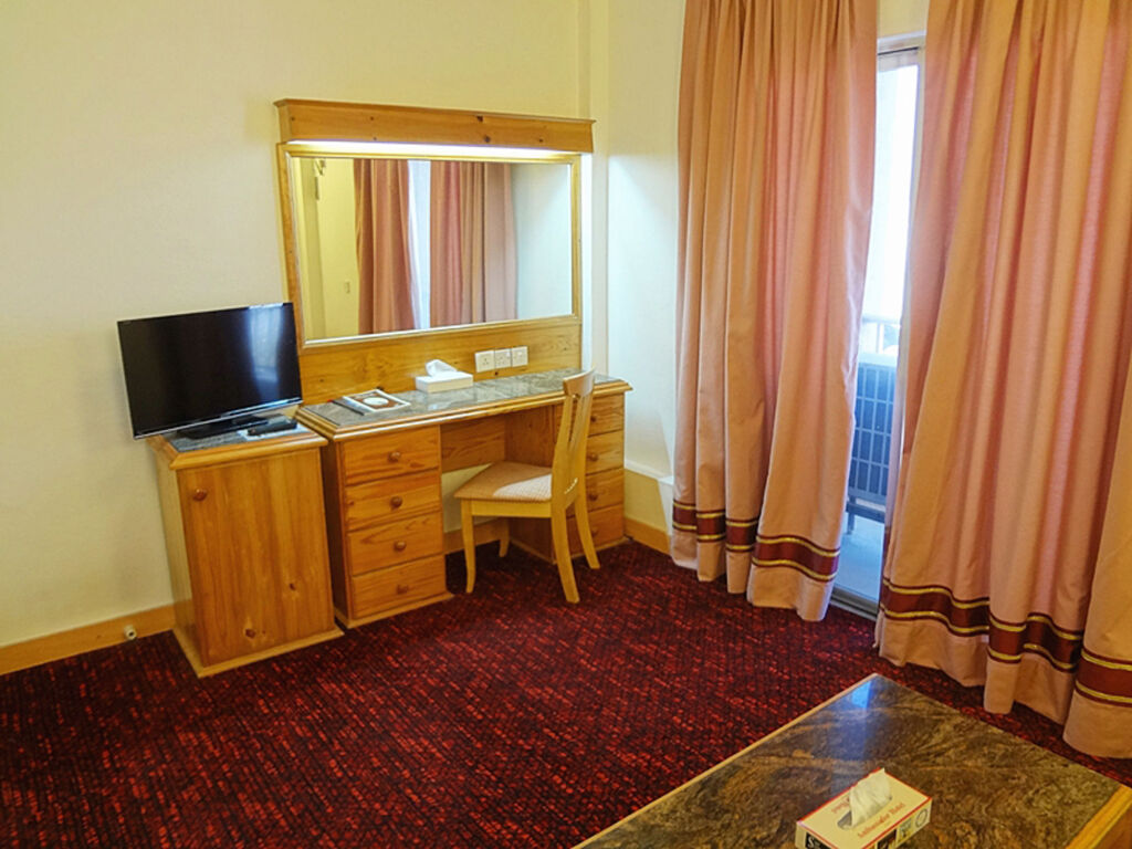 Grand Ambassador Hotel 5