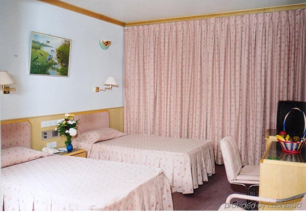 Grand Ambassador Hotel 3