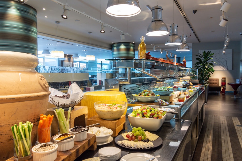 Premier Inn Abu Dhabi International Airport Hotel 20