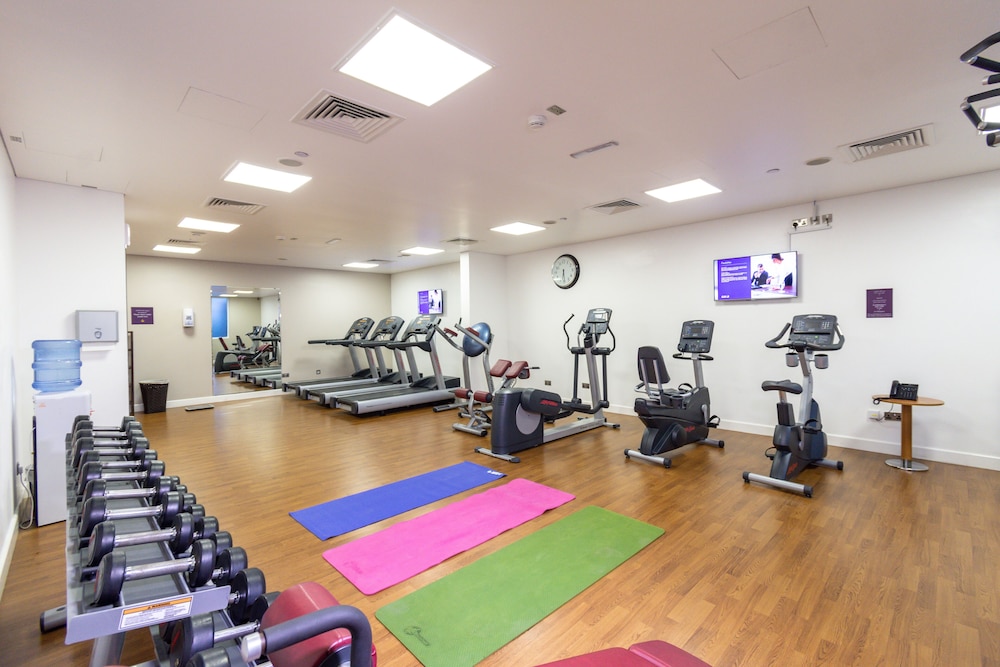 Premier Inn Abu Dhabi International Airport Hotel 19