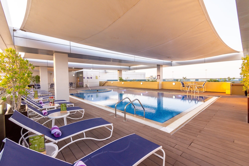 Premier Inn Abu Dhabi International Airport Hotel 16