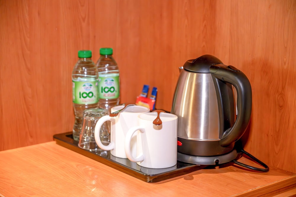 Premier Inn Abu Dhabi International Airport Hotel 13