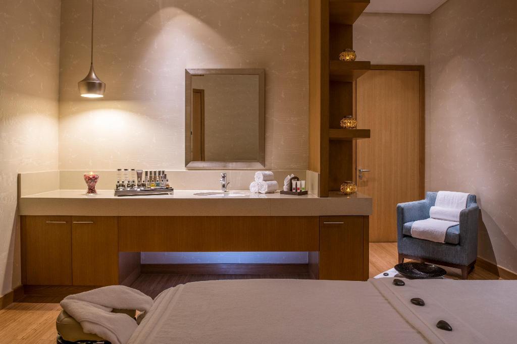 Swissôtel Al Ghurair 10