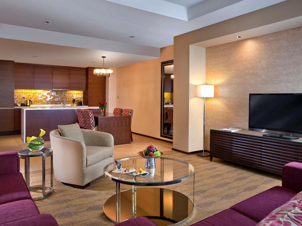 Swissôtel Al Ghurair 9