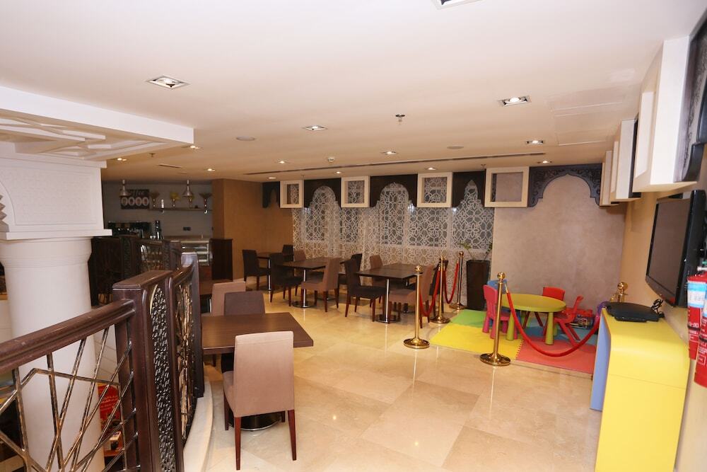 Al Hamra Hotel Sharjah 15