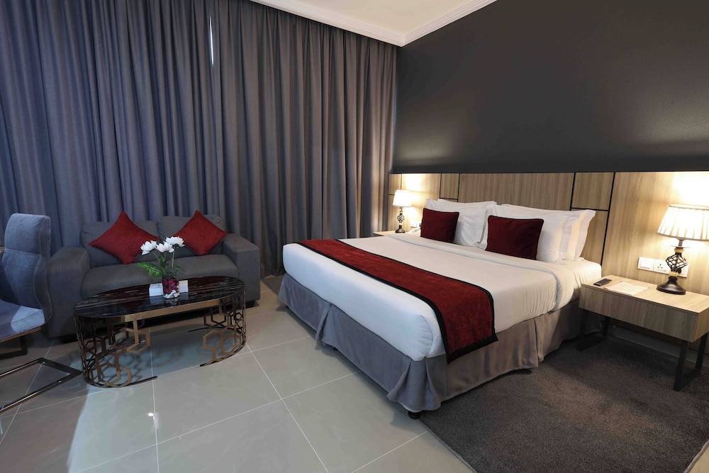 Fortis Hotel 18