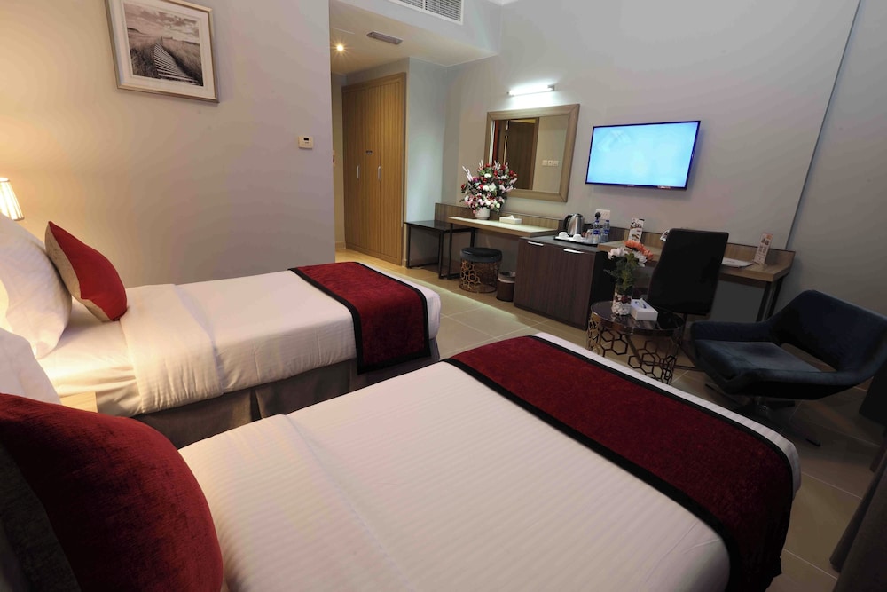 Fortis Hotel 8