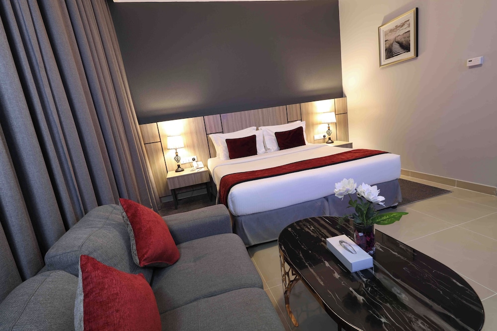 Fortis Hotel 17