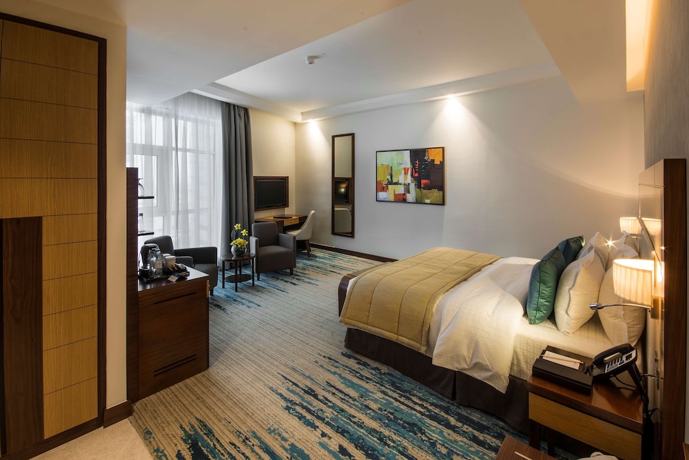 Golden Tulip Media Hotel 21