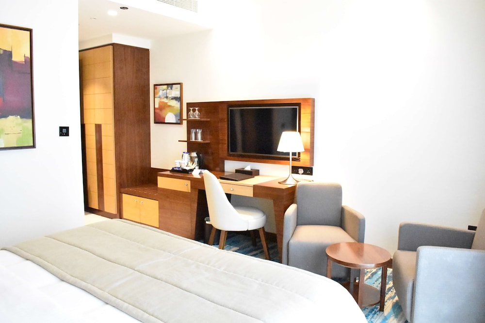 Golden Tulip Media Hotel 20