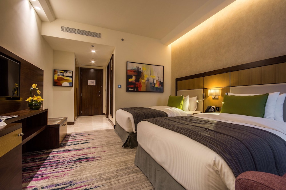Golden Tulip Media Hotel 16