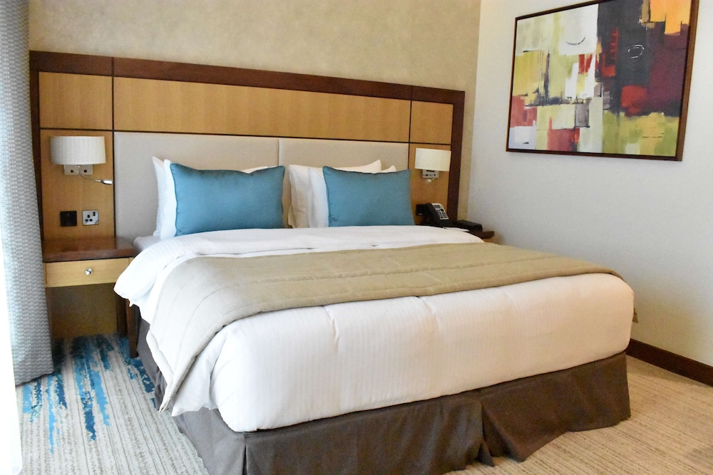 Golden Tulip Media Hotel 18