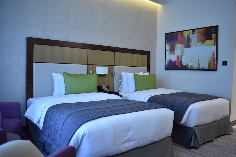 Golden Tulip Media Hotel 15