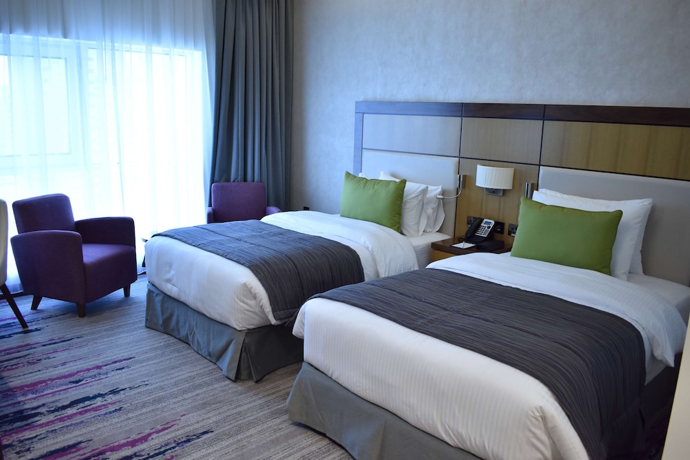 Golden Tulip Media Hotel 14
