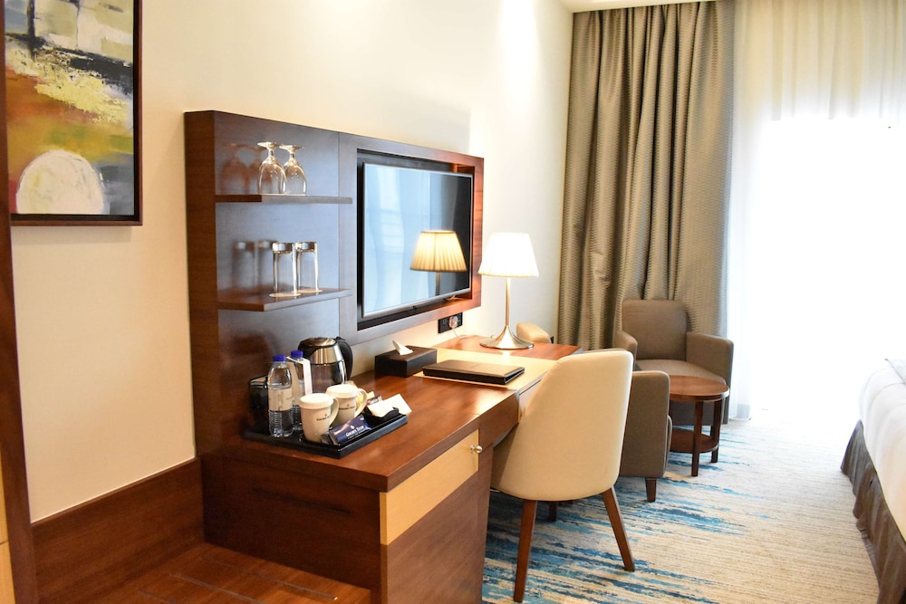 Golden Tulip Media Hotel 23