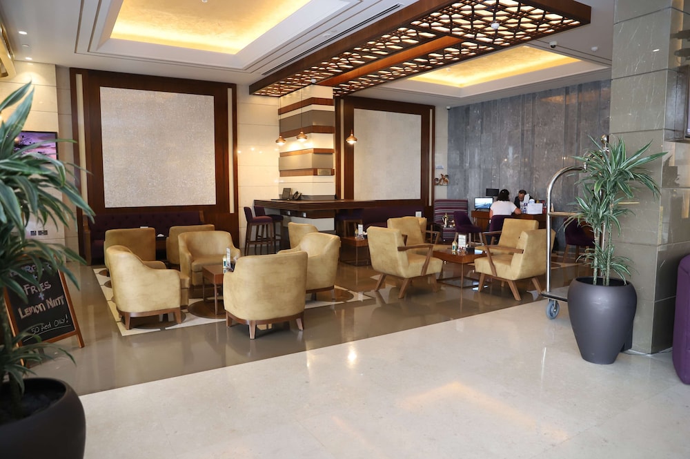 Golden Tulip Media Hotel 8