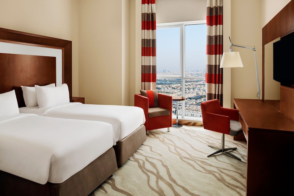Novotel Dubai Al Barsha 12