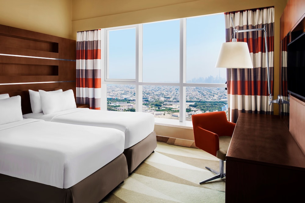 Novotel Dubai Al Barsha 9