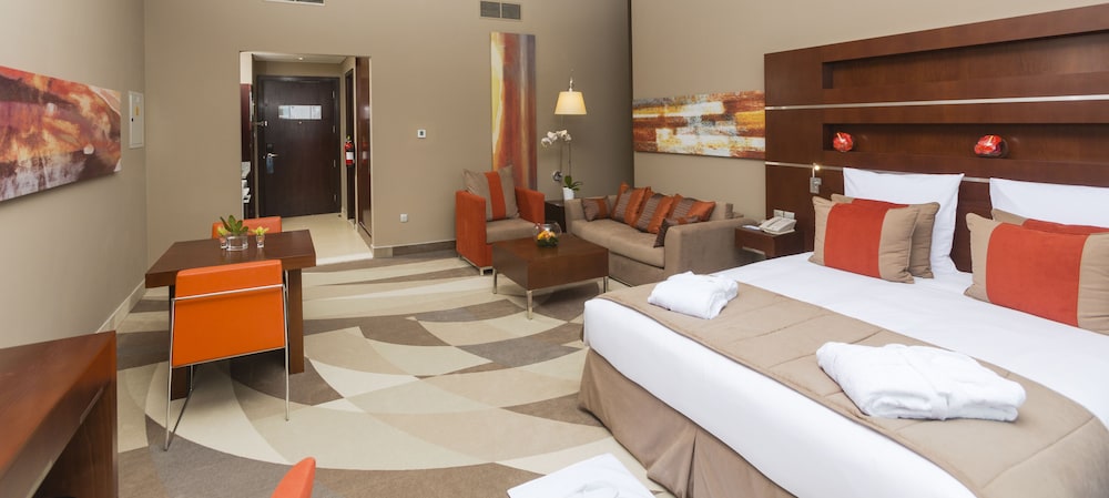 Novotel Dubai Al Barsha 6