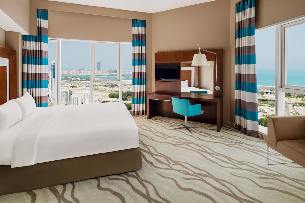 Novotel Dubai Al Barsha 14