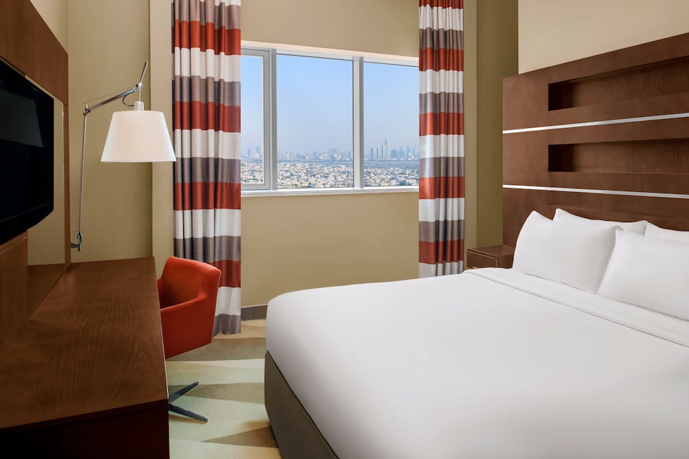 Novotel Dubai Al Barsha 16