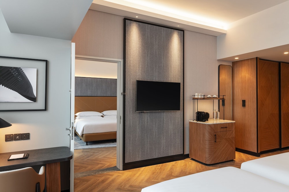 Sheraton Mall of the Emirates Hotel, Dubai 17