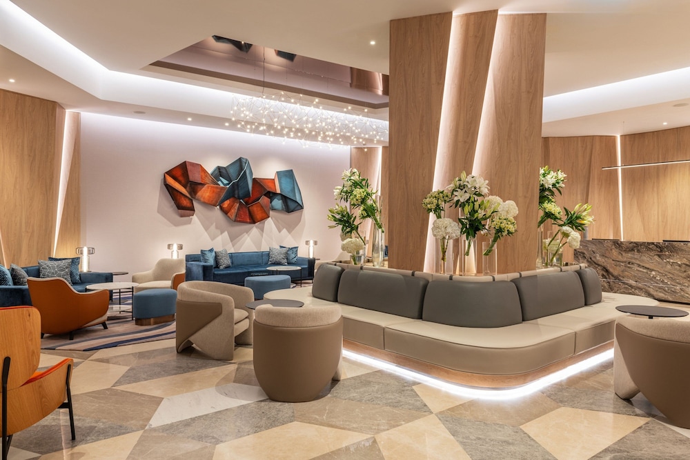 Sheraton Mall of the Emirates Hotel, Dubai 6