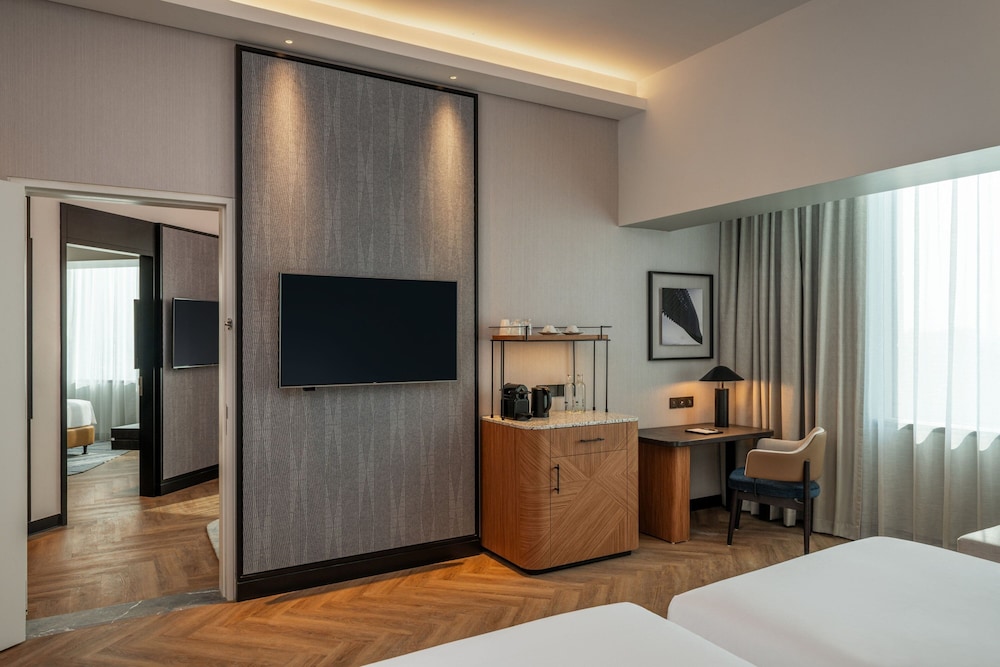 Sheraton Mall of the Emirates Hotel, Dubai 19